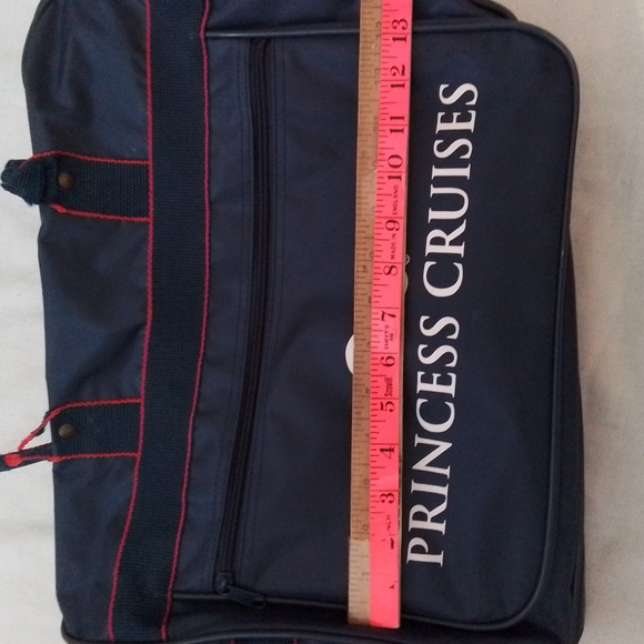 Princess Cruises Wheeled Expandable luggage bag w/ Samsonite toiletry bag - Picture 13 of 16